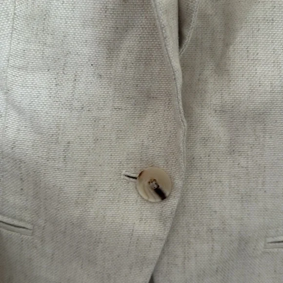 New Woman’s Express Blazer Cream Size Small - New With Tags* - Picture 4 of 7
